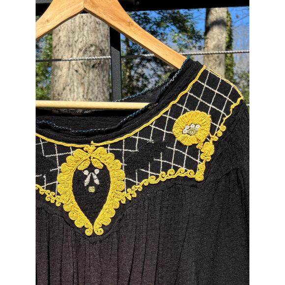 Free People Black Embroidered Begonia 3/4 Sleeve Tee Top FLowy Boho Peasant - Picture 3 of 4